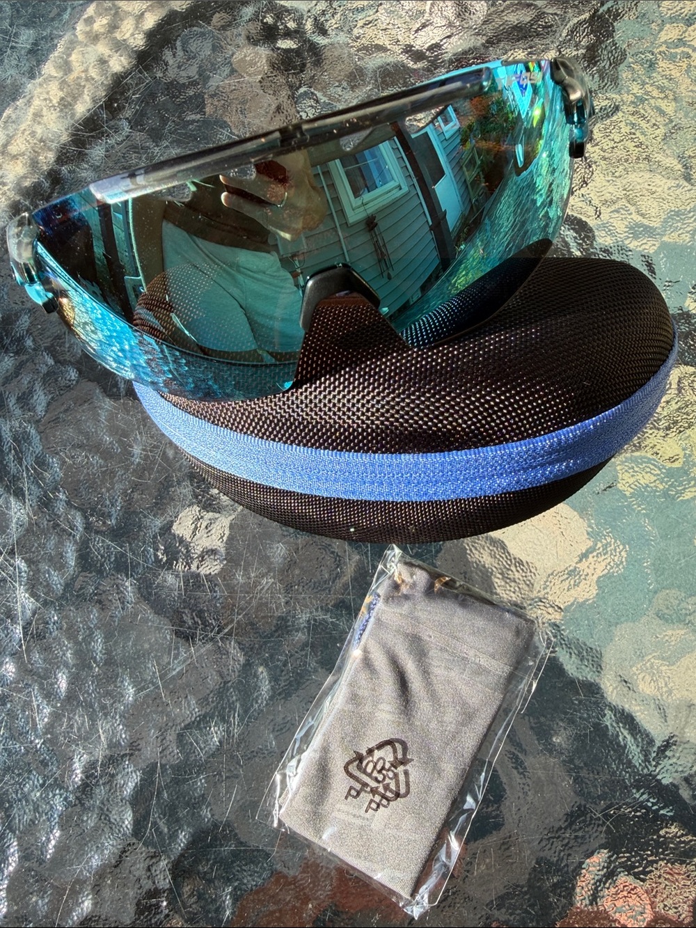 Tifosi Sledge Lite cycling/baseball sunglasses with 3 lenses